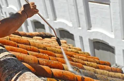 Nettoyage de toitures - Saint-Bonnet-des-Bruyères